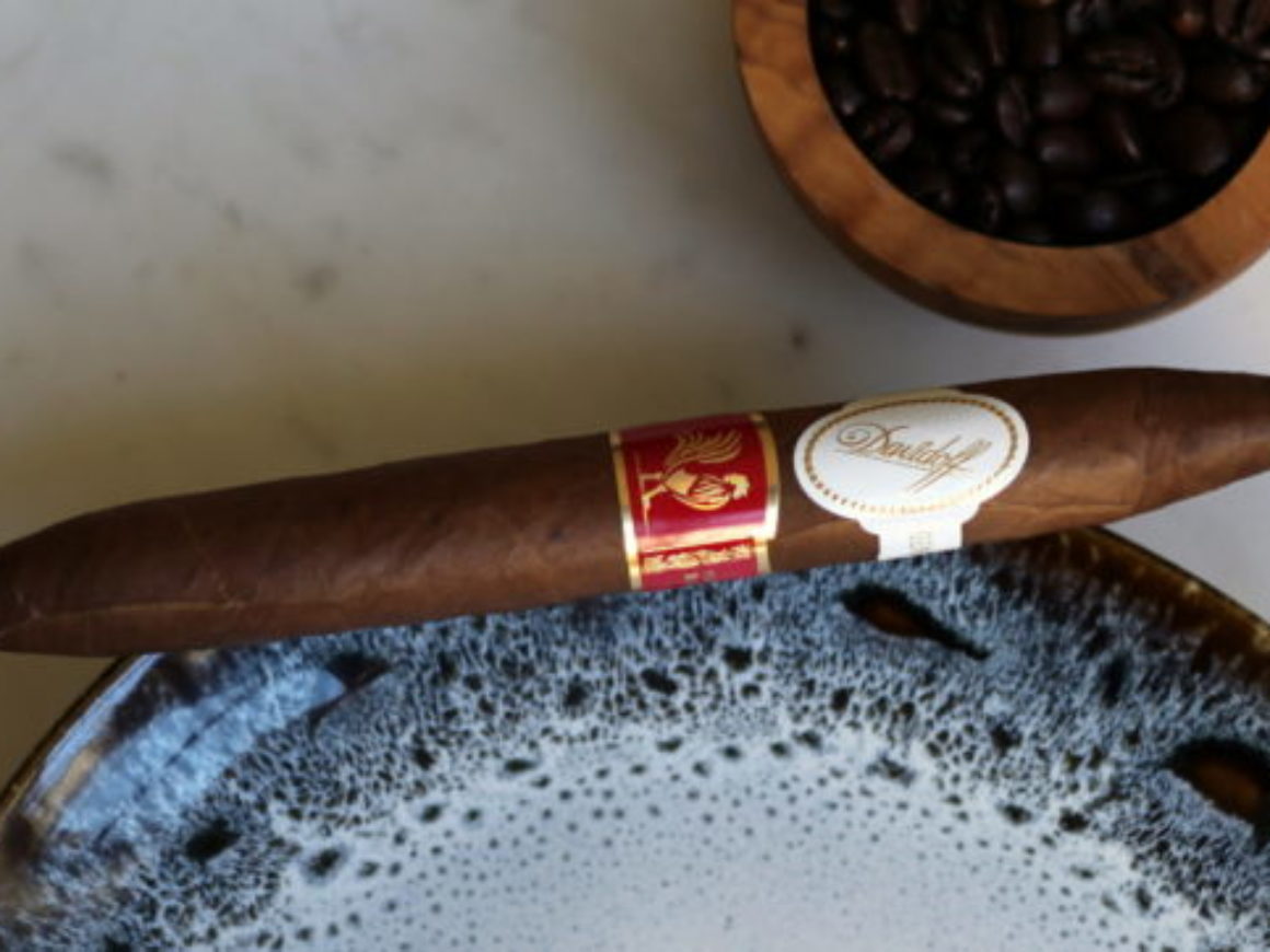 Davidoff Year of the Rooster Review Closeup