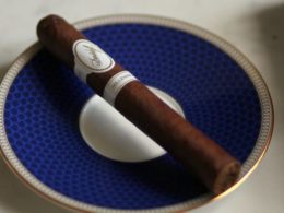 Davidoff Millennium Blend Toro Review Closeup 2
