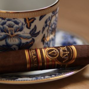 Oliva Serie V Melanio Figurado Review Closeup