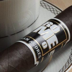 Romeo San Andrés by Romeo y Julieta Toro review closeup