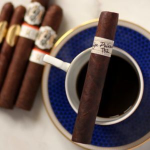 drew estate t52 belicoso review closeup