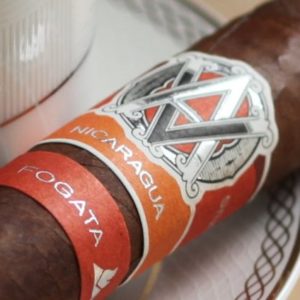 Avo Syncro Nicaragua Fogata Special Toro Review closeup