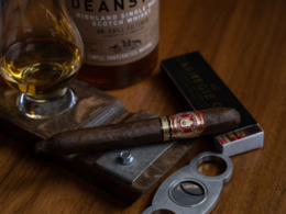 Arturo Fuente Hemingway Signature Maduro 