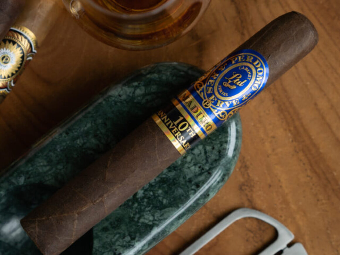 Perdomo 10th Anniversary Maduro Epicure Review 3