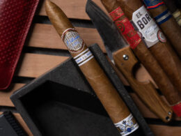 Blind Cigar Review: J London LCC Exclusive Pyramides