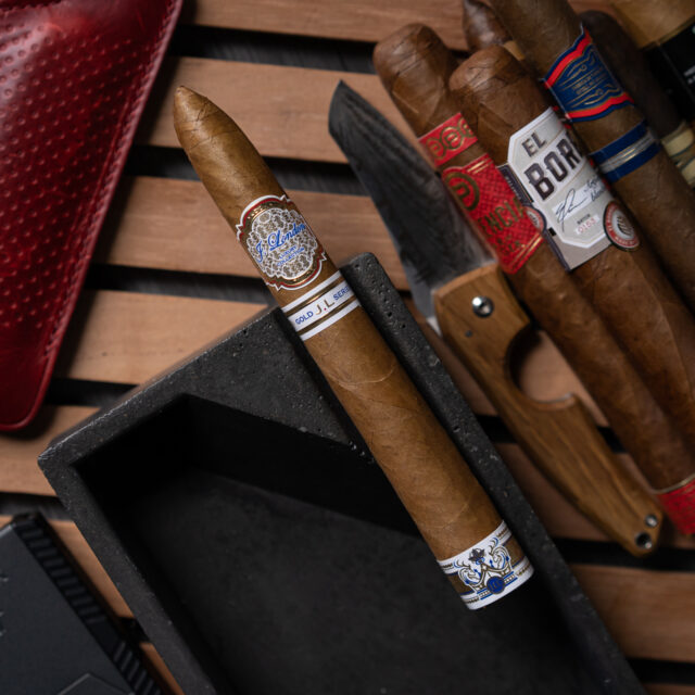 Blind Cigar Review J London LCC Exclusive Pyramides Fine Tobacco NYC