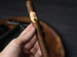Blind Review: Oliva Serie O Corona