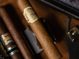 Blind Review: H. Upmann Classic 1844 Robusto