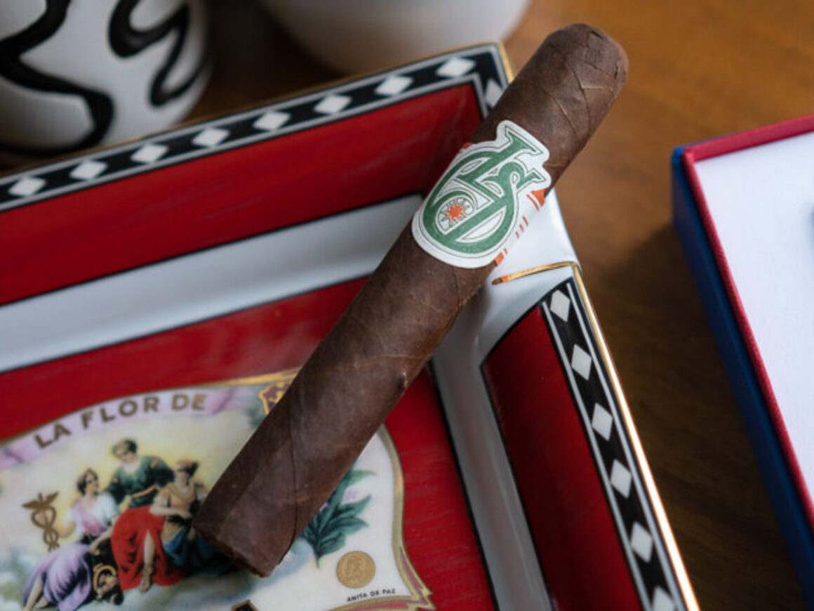 Blind Review: Los Statos Deluxe Robusto