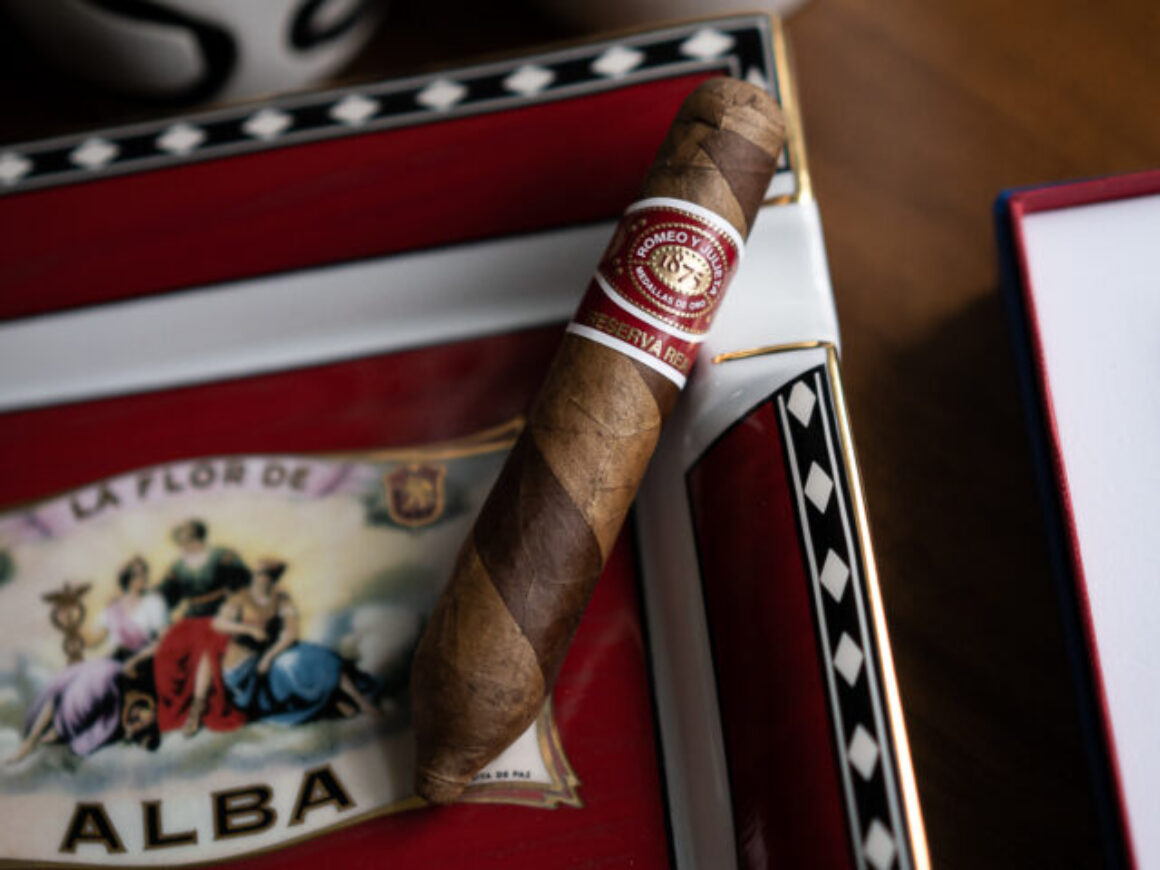 Blind Review: Romeo y Julieta Reserva Real Twisted Love Story
