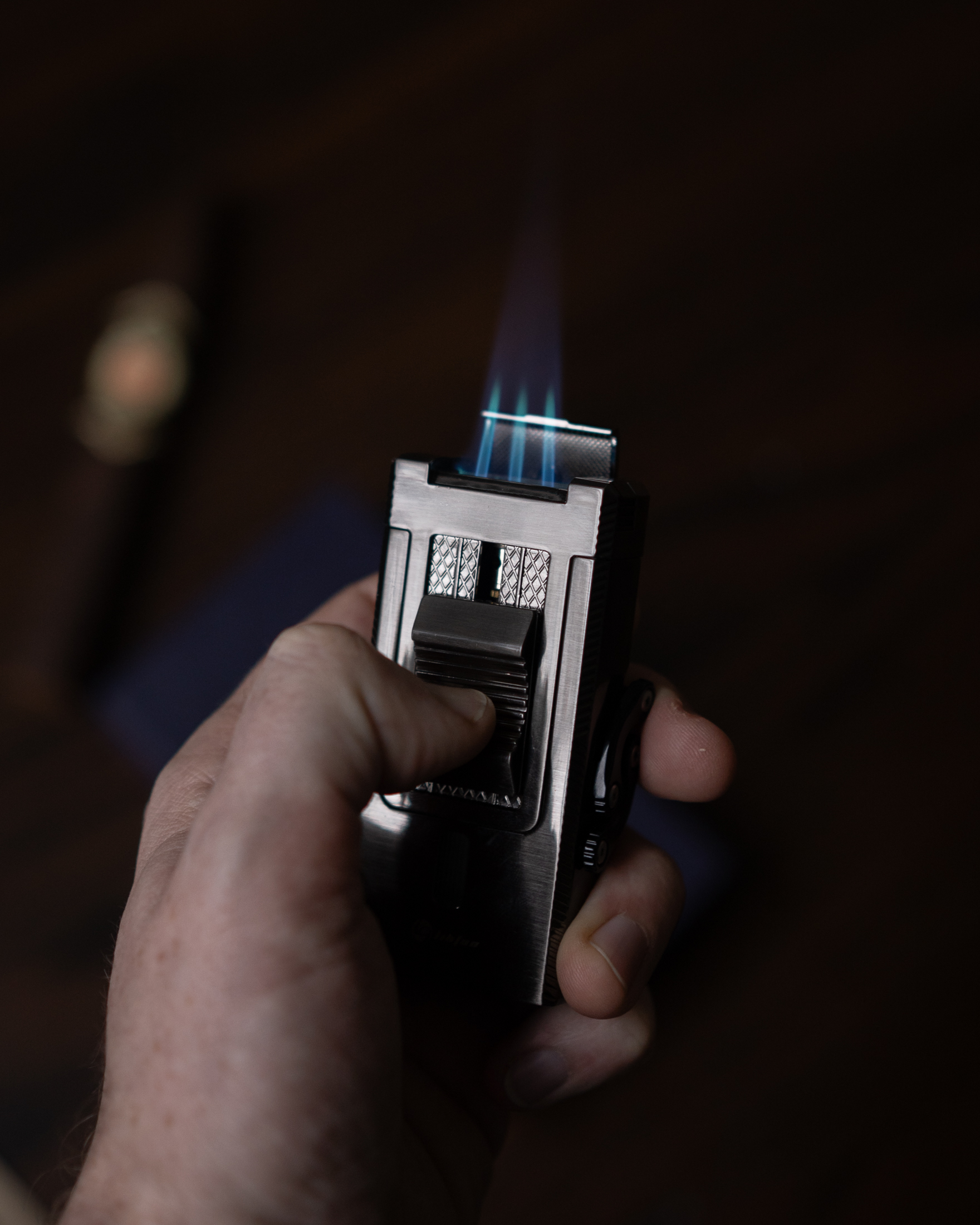 XIFEI Triple Jet Flame Torch Lighter with Deep V cut Cigar Cutter 