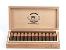 Hot Cake Half Corona open box
